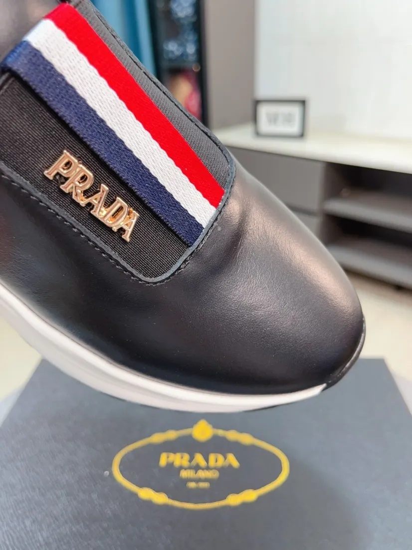 Men's shoes 💰420🌹🌹Prada is a luxurious and fashionable high-end product ✊🔥The perfect last shape and top-notch handcrafting make this shoe immediately create a strong aristocratic atmosphere. Imported first-layer cowhide with brogue carving crafts💋Cowhide lining🎶Rubber combination outsole specially imported from France for leather shoes😍Color: Mysterious Black☕️Number 38～44